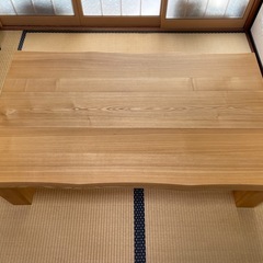 木製テーブル の画像