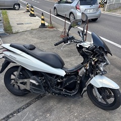 PCX125 JF28 事故車　部品取りの画像