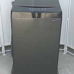 8.2[八5946]  ピッタリ200サイズ　中古品　動作確認済み　傷、汚れあり　説明書無し　アイリスオーヤマ 2021年製　全自動洗濯機　6.0kg   IAW-T603BL   外形寸法　幅555㎜  奥行525㎜  高さ920㎜の画像