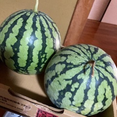 ④🍉訳ありスイカ🍉約6キロの画像