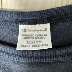 チャンピョン　黒Tシャツの画像