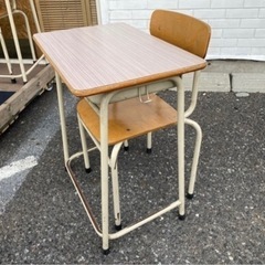 【愛品館 江戸川店 】学校机+椅子セット PLUS（プラス）の画像