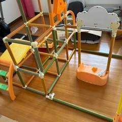 【お話し中
】アンパンマン　ジャングルジム　滑り台つきの画像