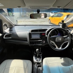 程度良好です H28 フィット 13G Fパッケージ フルセグ Bluetooth エアコンOK 禁煙車の画像
