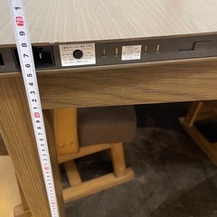 ハイテーブルこたつ付き回転椅子付きの画像