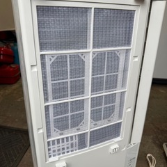 札幌市内配送可 24年製 コロナ ReLaLa ルームエアコン 窓用エアコン CWH-A1824R 冷暖房兼用タイプ 標準窓枠付きの画像