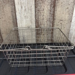 美品 クロームワイヤーバスケット 買い物カゴ雑貨屋店舗什器の画像
