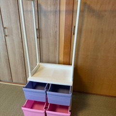 クリーニング済み　子供服収納　ハンガーラック　の画像