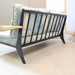 WTW(ダブルティー)のTISMO SOFA2 DENIM(ティズモ ソファ2 デニム)。クッションにはフェザーを使用しフレームのアッシュ材がナチュラルな雰囲気の2人掛けソファー。西海岸スタイルに♪の画像