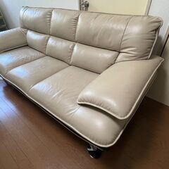 【美品】3人掛け本革風ソファ ベージュ 幅206cmの画像