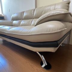 【美品】3人掛け本革風ソファ ベージュ 幅206cmの画像