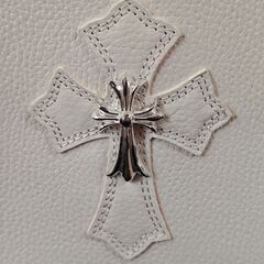 新品 クロムハーツ (Chrome Hearts)牛革シルバーバッグの画像