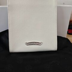 新品 クロムハーツ (Chrome Hearts)牛革シルバーバッグの画像