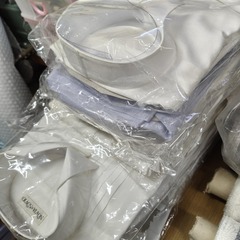 １点1000円～アパレル会社移転のため生地、フォーマルアイテム在庫処分します（大阪市中央区大手通までとりに来て下さい）の画像