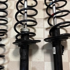 トヨタアクア中期サスペンションセットの画像