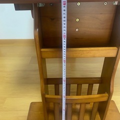 木目ダイニングテーブルの画像