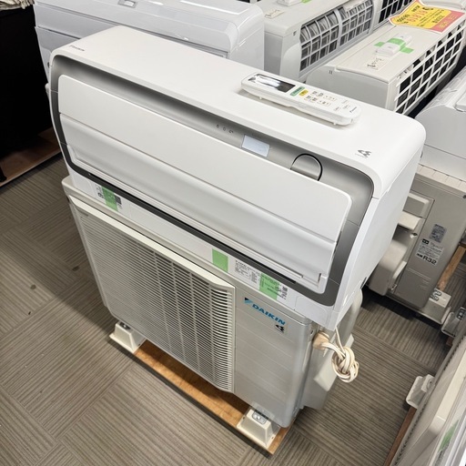 【超美品‼️】定価26万♪ 高級 ダイキン 2023年製 8畳用エアコン AI快適自動 ストリーマ空清 フィルター自動お掃除 スマホ遠