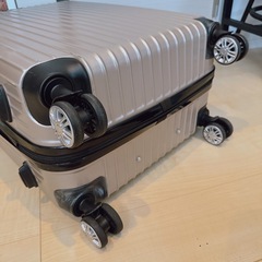 キャリーケース スーツケース 68L Mサイズ 24インチ シャンパンゴールド ピンク系　の画像