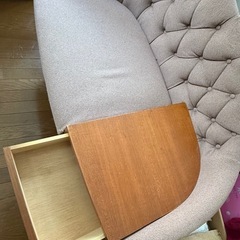 撮影スタジオで使用してたソファの画像