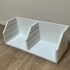 【無料】小さな白い棚（木製）の画像