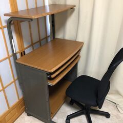 パソコンデスク＆イスの画像