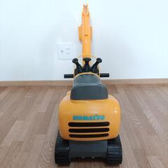 KOMATSU　コマツ ショベルカー　はたらく車　足蹴り車　乗用玩具　足けり車✨️の画像