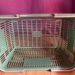 お取引中　買い物カゴ　洗濯物用バスケットの画像
