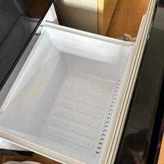 美品 洗浄クリーニング済】2018年 2ドア冷凍冷蔵庫 146ℓ MITSUBISHI  MR-P15C-Bの画像