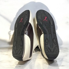 PUMA 24.5 ローカットスニーカー　ホワイトの画像
