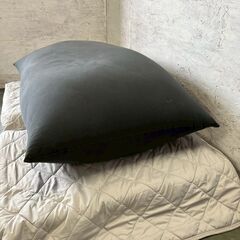【yogibo】ヨギボー H350×W1260×D750 ビーズクッション ビーズソファ ブラック 家具 クッション マット 現状渡し Y2029の画像