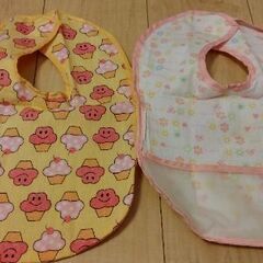 🐰スタイと食事用エプロンセット🎽の画像