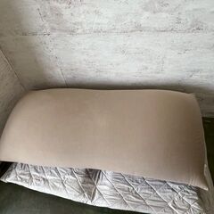【直接引取限定：富山】yogibo ヨギボー H400×W1700×D750 ビーズクッション ビーズソファ ベージュ 家具 クッション 現状渡し Y2029の画像