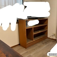 アンティーク(古い)な本棚の画像