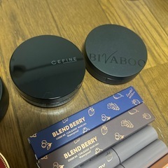コスメ1つ500円です！の画像