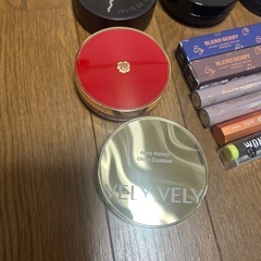 コスメ1つ500円です！の画像