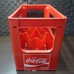Coca-Cola 1リッター ガラス瓶用 プラスチックケース 幅45cm コカ・コーラ 1L コレクション インテリア オブジェ 札幌市東区 新道東店の画像