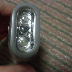 手動式 ハンドライト （懐中電灯）スケルトン レッド お譲りします。＊石川県＊美川より＊期間限定の画像