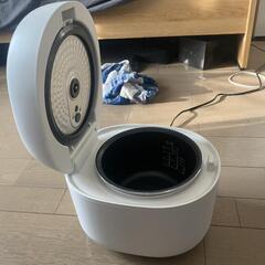 山善　3合炊飯器の画像