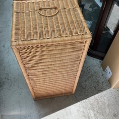 H2508-195 ラタン製巨大ボックス 人気のラタン製ボックス入荷しました！！ 1点限り ご予約はお早目に！！ 中古の画像