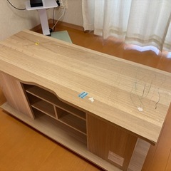 テーブル、収納棚、テレビ台の画像