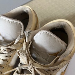 NIKE AIR JORDAN 1 LOW Pollen イエローの画像