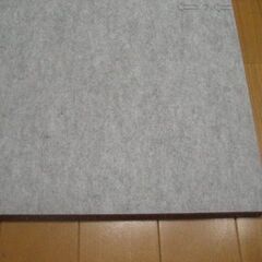 日本製タイルカーペット厚み１４㎜・1枚２５０円・在庫５０枚（１５９６）未使用品・裏面不織布の画像