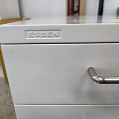 J8561 【リユースのサカイ柏店】 ESSEN 袖机 クリーニング済みの画像