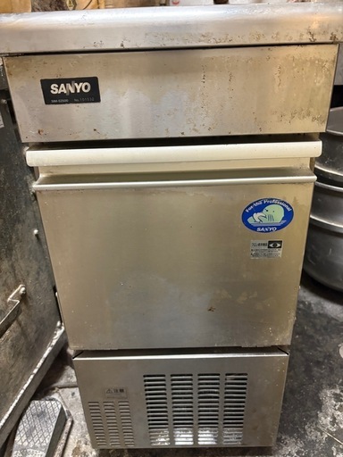 SANYO製氷機25kgジャンク品 SANYO製氷機25kgジャンク品 冷蔵庫・冷凍庫