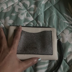 COACHポーチの画像
