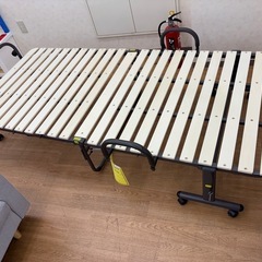 ☆ドリーム荒牧店☆☆ジモティー割引有☆ 折りたたみベッドの画像