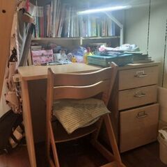 子供用のベッド＆デスクの画像