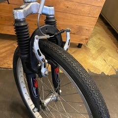 【防犯登録無料！】前後サス付き　20インチ折りたたみ自転車　6速の画像