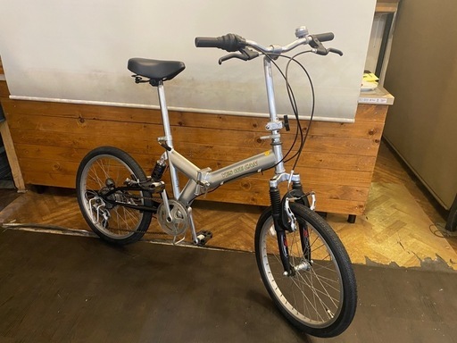 【防犯登録無料！】前後サス付き　20インチ折りたたみ自転車　6速