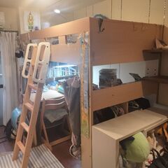 子供用のベッド＆デスクの画像